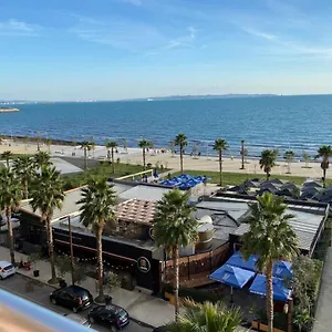 sea-view-apartment-beach-city-center-wifi.albaniahotels.org/